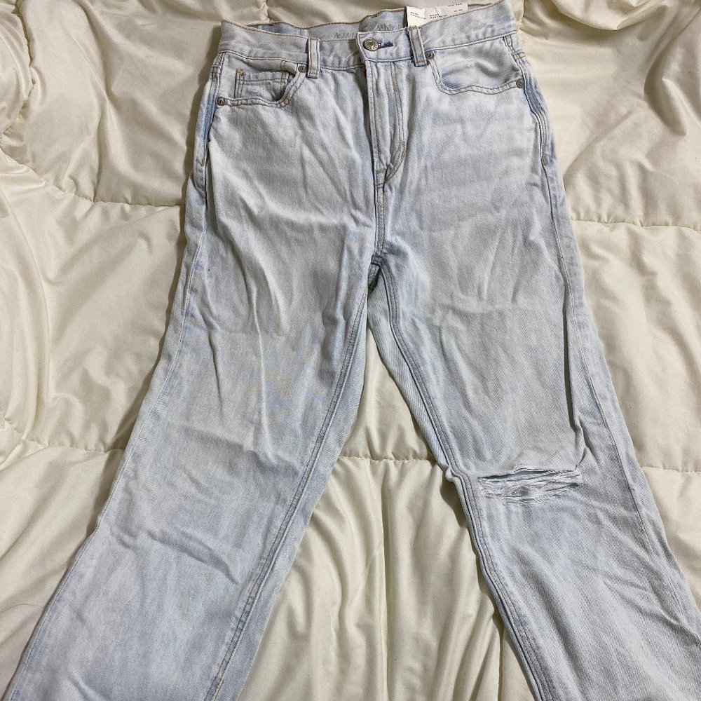 American Eagle Outfitters Mom Jean
